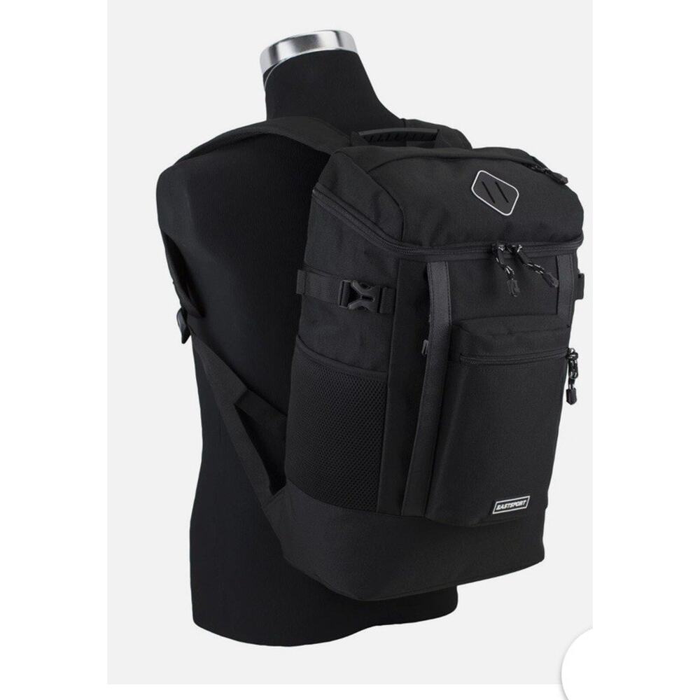 EASTSPORT 18.5 Inch Rival Backpack Black Dual Strap Water Resistant Bottom